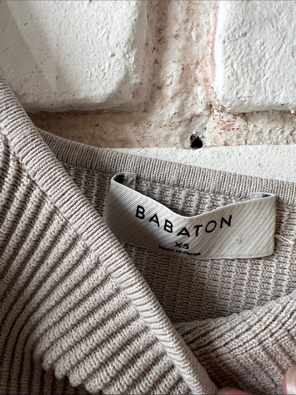 Ribbed Square-Neck Tank Top in Taupe babaton sculpt knit - Picture 4 of 6